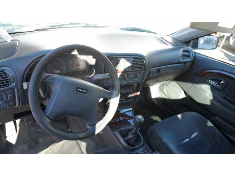 volvo s40 berlina del año 1998