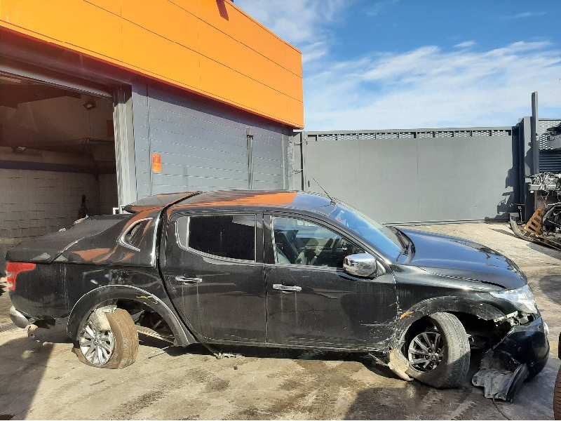 mitsubishi l 200 del año 2015