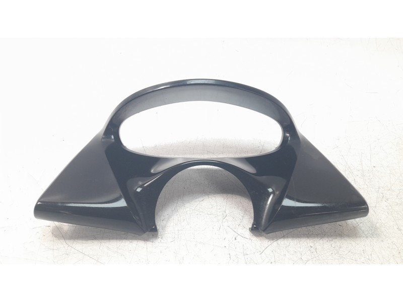 Recambio de moldura para honda pcx referencia OEM IAM 64337KWN710ZP  