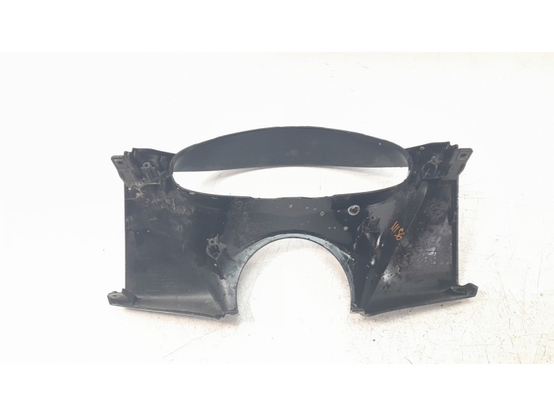 Recambio de moldura para honda pcx referencia OEM IAM 64337KWN710ZP  