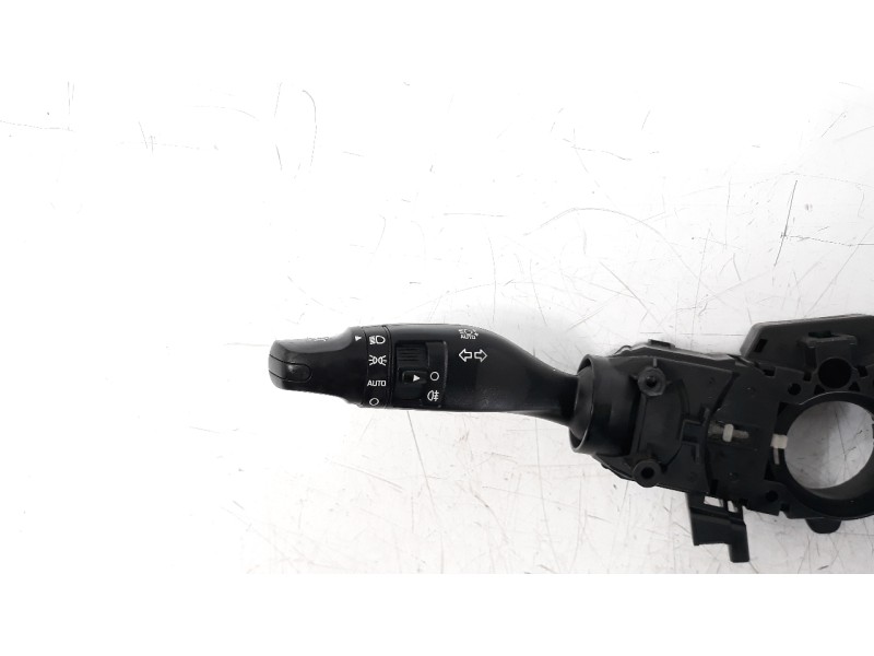 Recambio de mando multifuncion para hyundai ioniq referencia OEM IAM 93404G2812  