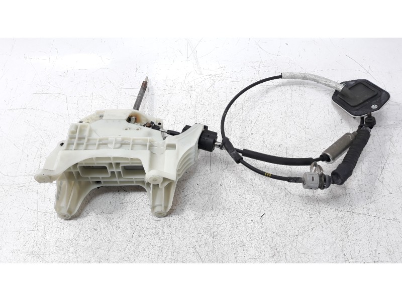 Recambio de palanca cambio para hyundai ioniq referencia OEM IAM 46700F2210  