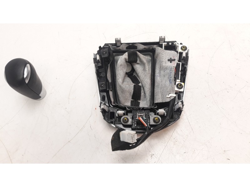 Recambio de pomo palanca cambio para mazda 2 lim. () 1.5 16v cat referencia OEM IAM DA6D64334K  