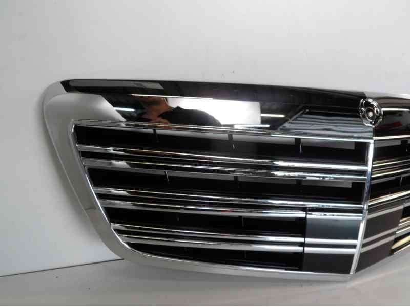Recambio de rejilla delantera para mercedes-benz clase s (w221) berlina referencia OEM IAM A22188006839040  ME5282000