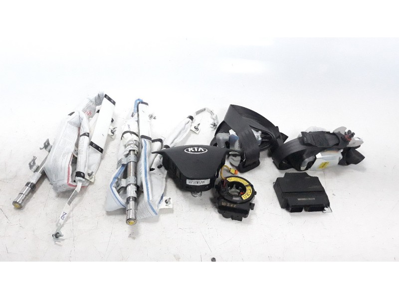 Recambio de kit airbag para kia cee´d concept referencia OEM IAM 84711A2000  