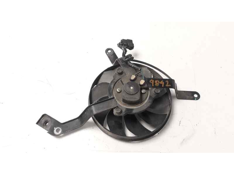Recambio de electroventilador para triumph street triple street triple referencia OEM IAM   