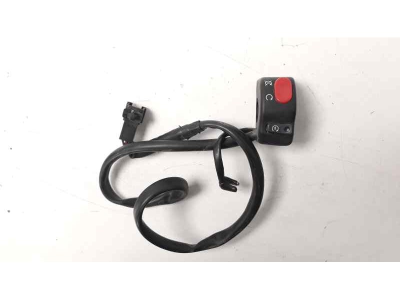 Recambio de piña luces derecha para triumph street triple street triple referencia OEM IAM   