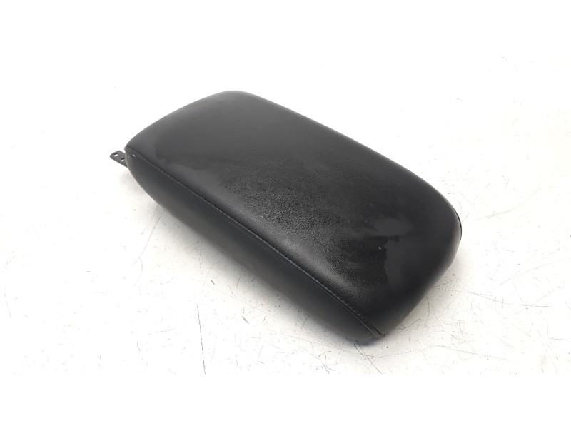 Recambio de apoyabrazos central para toyota rav 4 referencia OEM IAM 5895935010  