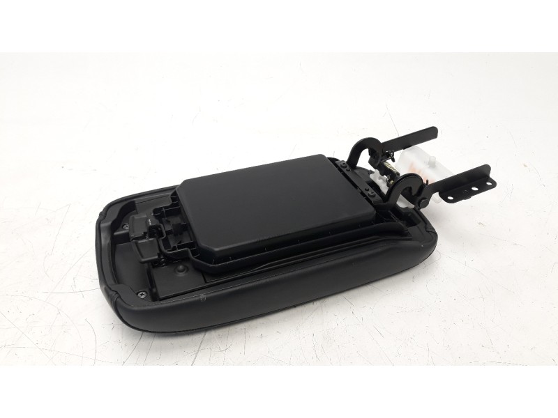 Recambio de apoyabrazos central para toyota rav 4 referencia OEM IAM 5895935010  