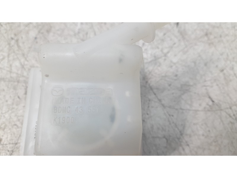 Recambio de deposito servo para mazda 3 sedán (bp) referencia OEM IAM BDMC43551  