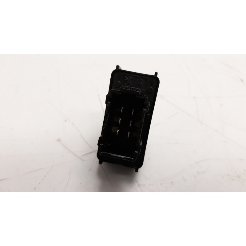 Recambio de mando elevalunas delantero izquierdo para citroen c-elysée 1.5 blue-hdi fap referencia OEM IAM 96657927ZD IAF530007 