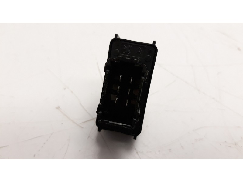 Recambio de mando elevalunas delantero izquierdo para citroen c-elysée 1.5 blue-hdi fap referencia OEM IAM 96657927ZD IAF530007 