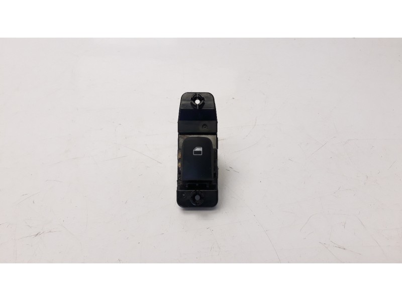 Recambio de mando elevalunas trasero derecho para hyundai kona 1.0 tgdi cat referencia OEM IAM 3K552B1200  