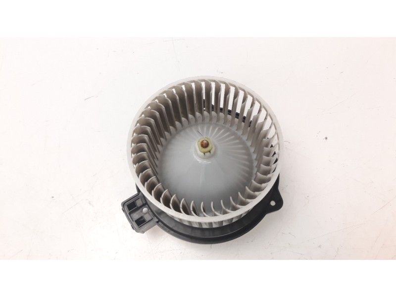 Recambio de ventilador calefaccion para mazda 2 lim. () 1.5 16v cat referencia OEM IAM 8727001820  