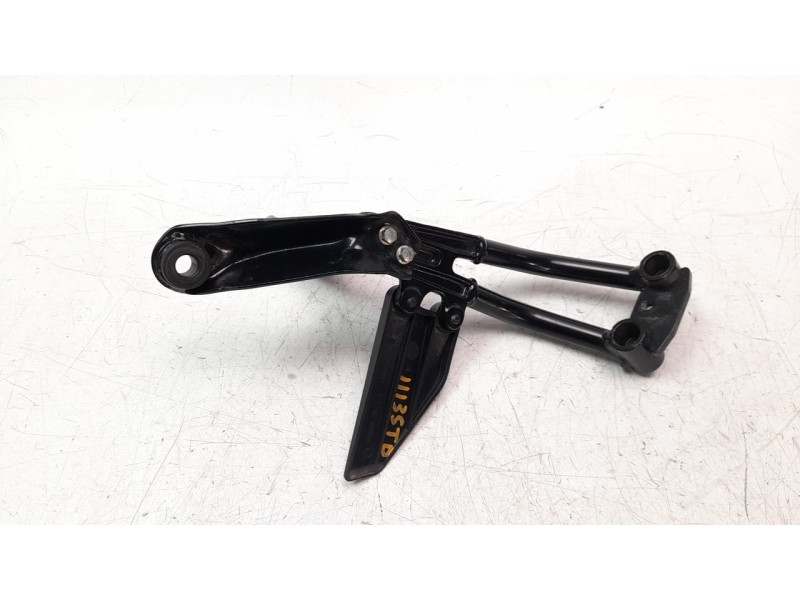 Recambio de estribo para ktm 390 duke 390 duke referencia OEM IAM 93003151033  