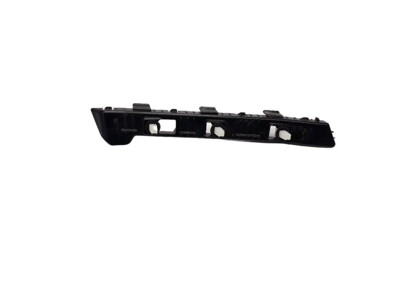 Recambio de molduras traseras para hyundai i20 1.2 16v cat referencia OEM IAM 86616C8000  