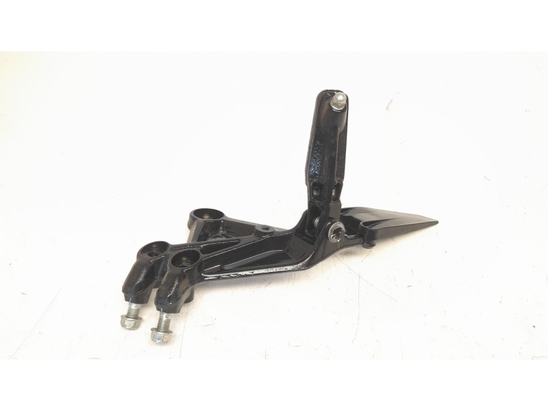 Recambio de estribo para ktm 390 duke 390 duke referencia OEM IAM 93003038000  