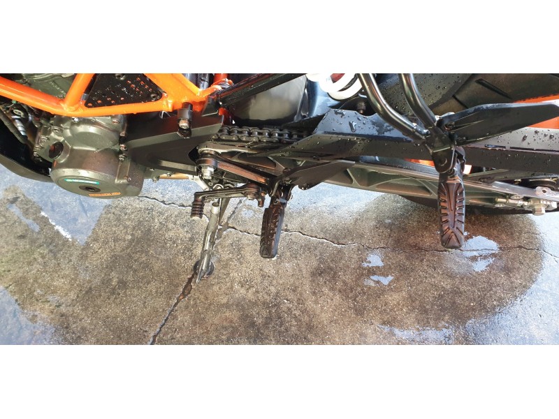 Recambio de estribo para ktm 390 duke 390 duke referencia OEM IAM 93003038000  