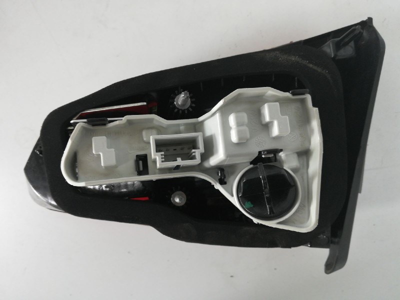 Recambio de piloto trasero izquierdo para volkswagen golf vii lim. sport by r-line bluemotion referencia OEM IAM 5G0945093AC 160