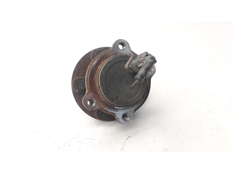 Recambio de buje para volvo v40 1.6 diesel cat referencia OEM IAM 31406755  