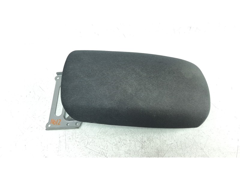 Recambio de apoyabrazos central para toyota corolla (e21) referencia OEM IAM 5890502E60C0  