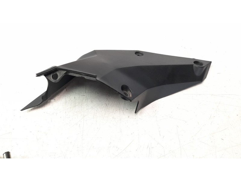 Recambio de moldura para ktm 390 duke 390 duke referencia OEM IAM 93008056000  