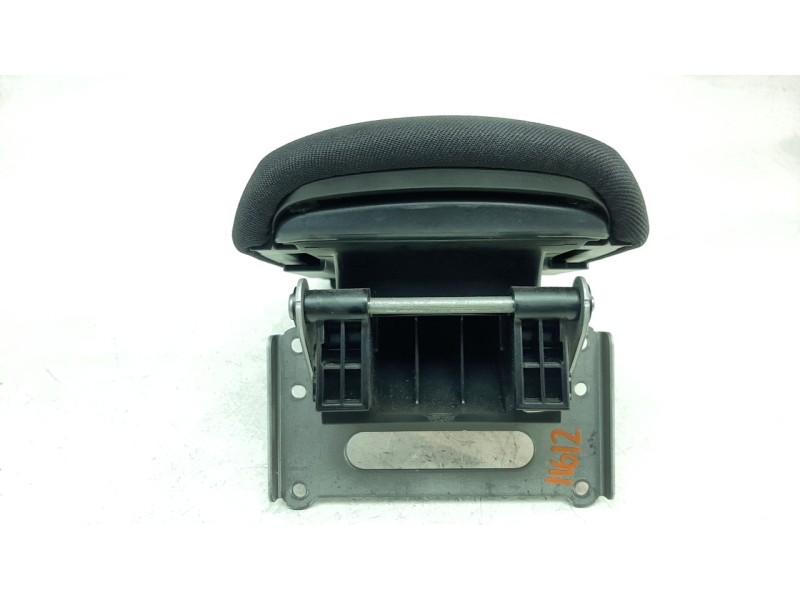 Recambio de apoyabrazos central para toyota corolla (e21) referencia OEM IAM 5890502E60C0  