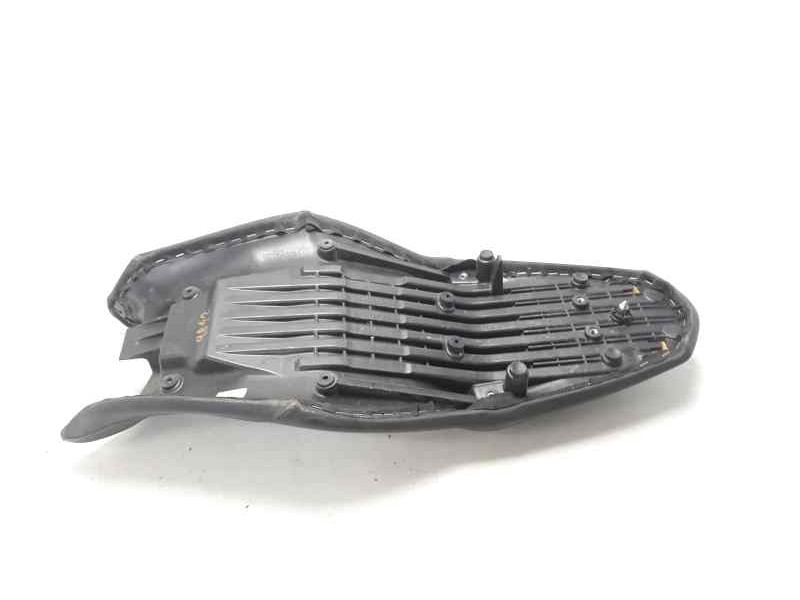 Recambio de asiento para triumph street triple street triple referencia OEM IAM   