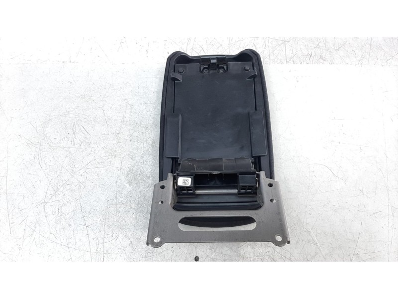Recambio de apoyabrazos central para toyota corolla (e21) referencia OEM IAM 5890502E60C0  