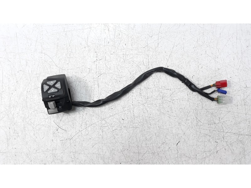 Recambio de piña luces izquierda para ktm 390 duke 390 duke referencia OEM IAM 93011070000  
