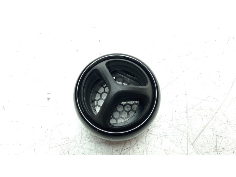 Recambio de rejilla aireadora para smart forfour 0.9 turbo cat referencia OEM IAM 687503568R  