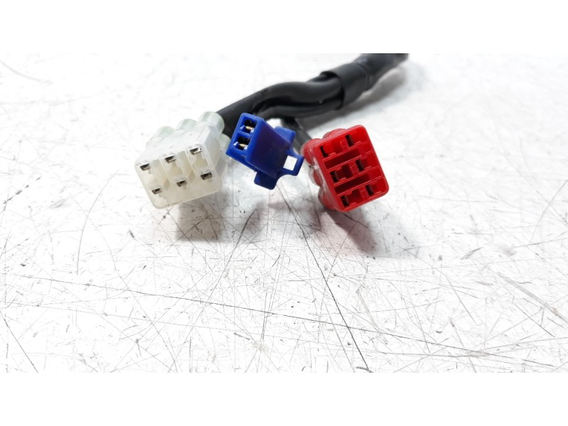 Recambio de piña luces izquierda para ktm 390 duke 390 duke referencia OEM IAM 93011070000  