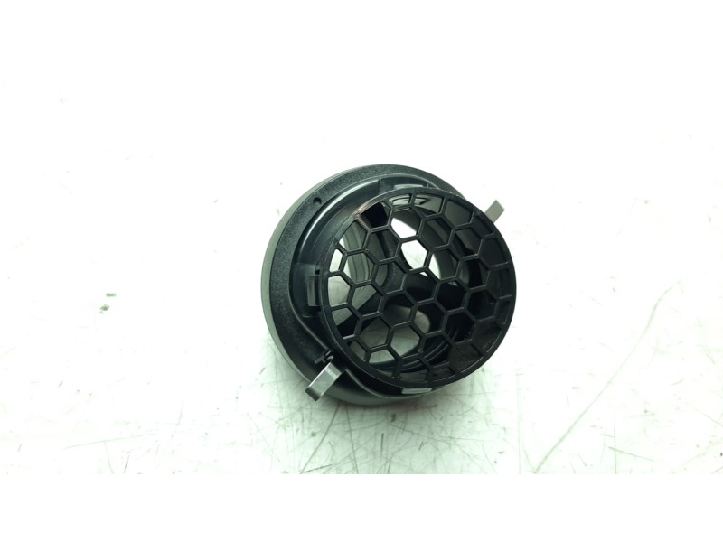 Recambio de rejilla aireadora para smart forfour 0.9 turbo cat referencia OEM IAM 687503568R  