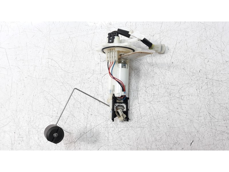 Recambio de bomba combustible para ktm 390 duke 390 duke referencia OEM IAM 93307088000  