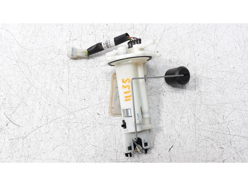 Recambio de bomba combustible para ktm 390 duke 390 duke referencia OEM IAM 93307088000  