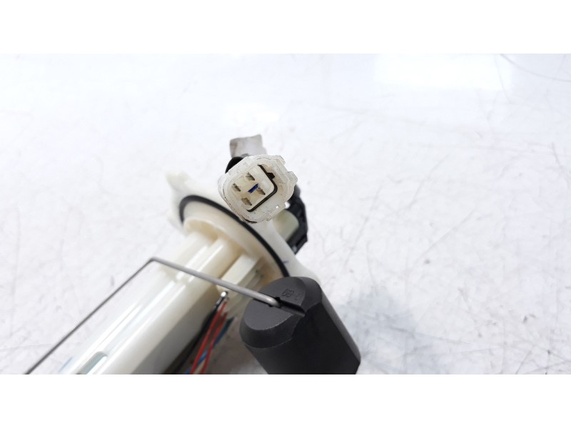 Recambio de bomba combustible para ktm 390 duke 390 duke referencia OEM IAM 93307088000  