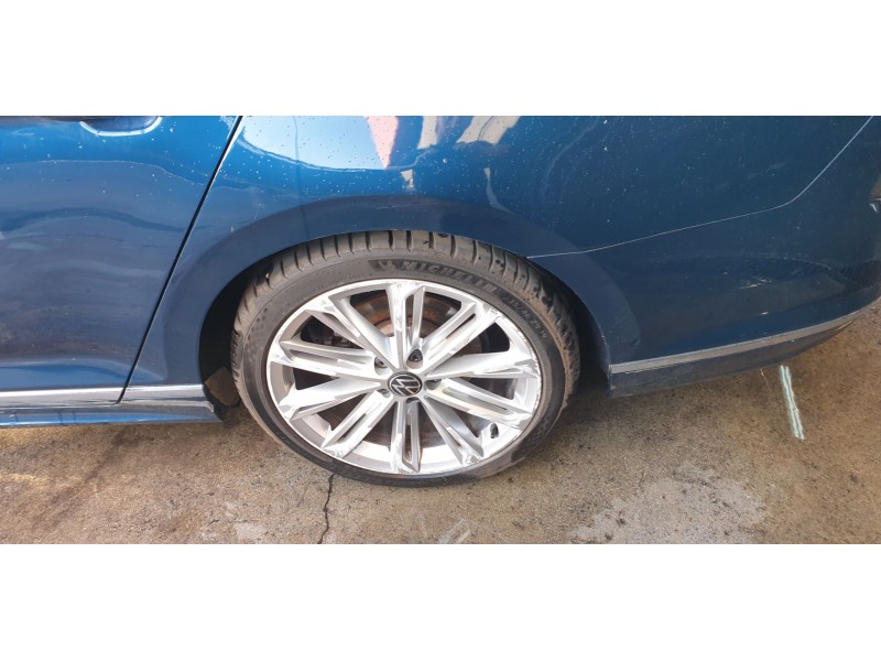 Recambio de paso rueda trasero izquierdo para volkswagen passat variant (cb5) r-line referencia OEM IAM 3G0810971G  