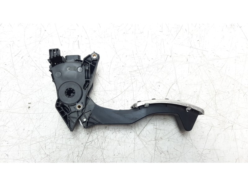 Recambio de potenciometro pedal para smart forfour 0.9 turbo cat referencia OEM IAM 180023357R  