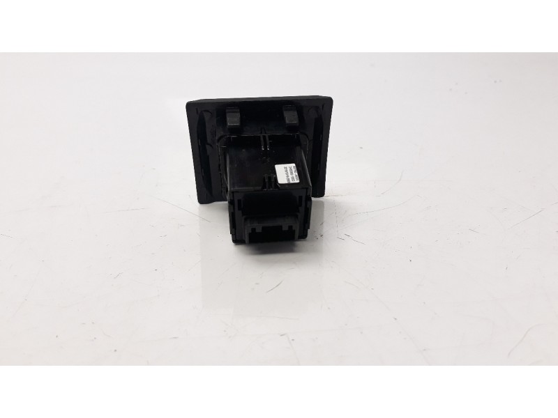 Recambio de warning para hyundai kona 1.0 tgdi cat referencia OEM IAM 93790J9000  