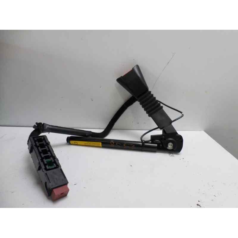 Recambio de cinturon seguridad delantero derecho para opel corsa c club referencia OEM IAM 561016403C  