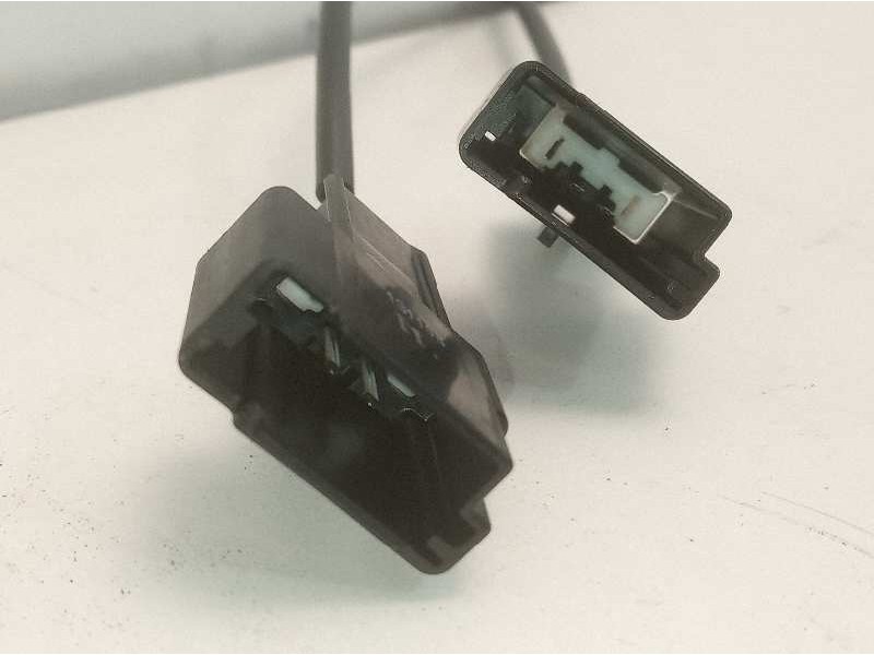 Recambio de cinturon seguridad trasero derecho para opel insignia berlina cosmo referencia OEM IAM 13295359  