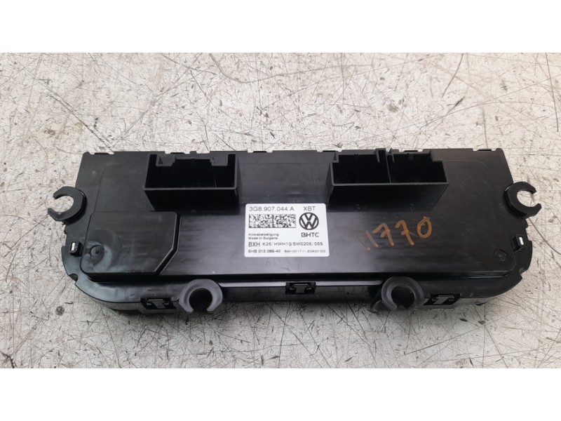 Recambio de mando climatizador para volkswagen passat variant (cb5) r-line referencia OEM IAM 5G0907044A  