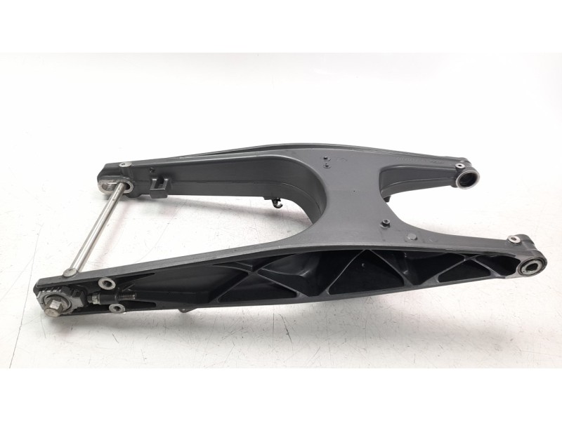 Recambio de puente trasero para ktm 390 duke 390 duke referencia OEM IAM 28104030044BA  