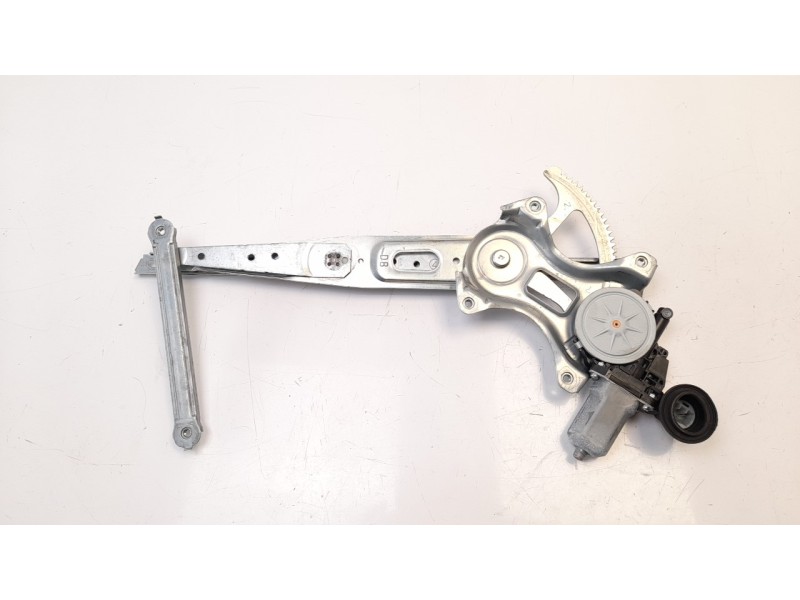 Recambio de elevalunas delantero derecho para toyota rav 4 referencia OEM IAM 6980130280  