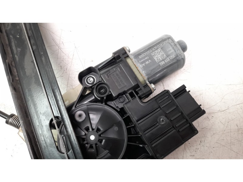 Recambio de elevalunas delantero derecho para volkswagen polo edition referencia OEM IAM 2G4837462B  