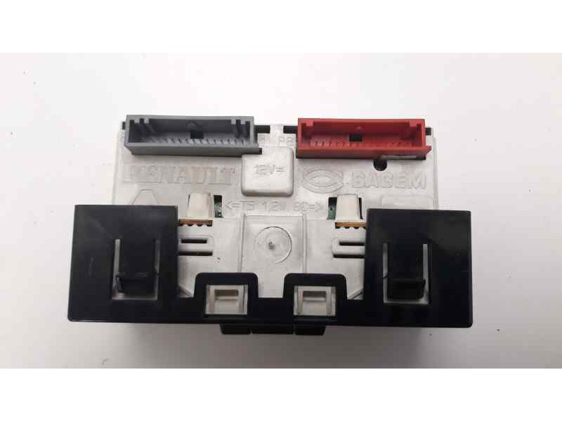 Recambio de pantalla multifuncion para renault megane i fase 2 berlina (ba0) 1.4 16v referencia OEM IAM 8200028364A  