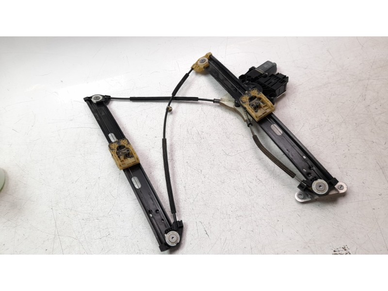 Recambio de elevalunas delantero derecho para volkswagen polo edition referencia OEM IAM 2G4837462B  