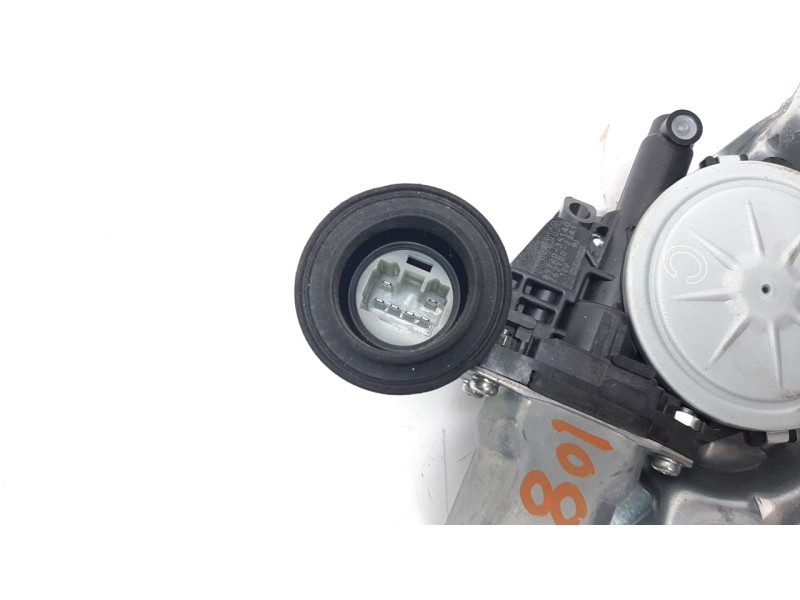 Recambio de elevalunas trasero derecho para toyota rav 4 referencia OEM IAM 6980342050  