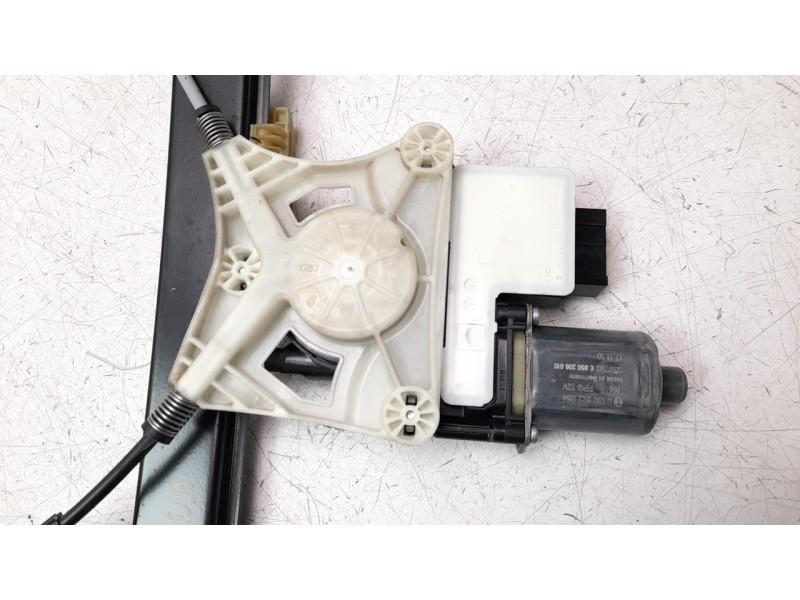 Recambio de elevalunas delantero derecho para volkswagen polo edition referencia OEM IAM 2G4837462B  