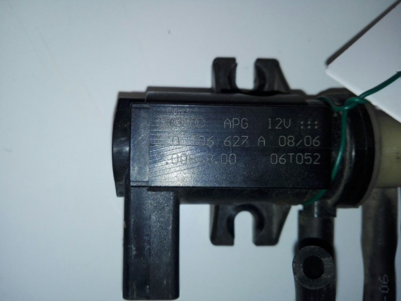 Recambio de valvula aire adicional para volkswagen caddy ka/kb (2k) furg. referencia OEM IAM 1K0906627A 70086800 06T052